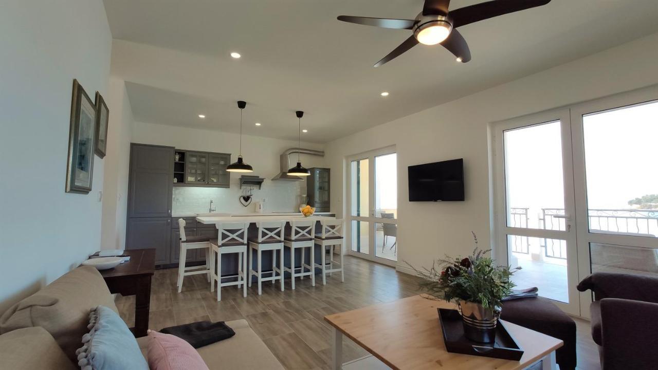 Aria Apartment Sumartin Bagian luar foto