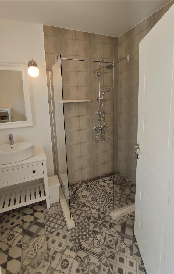 Aria Apartment Sumartin Bagian luar foto