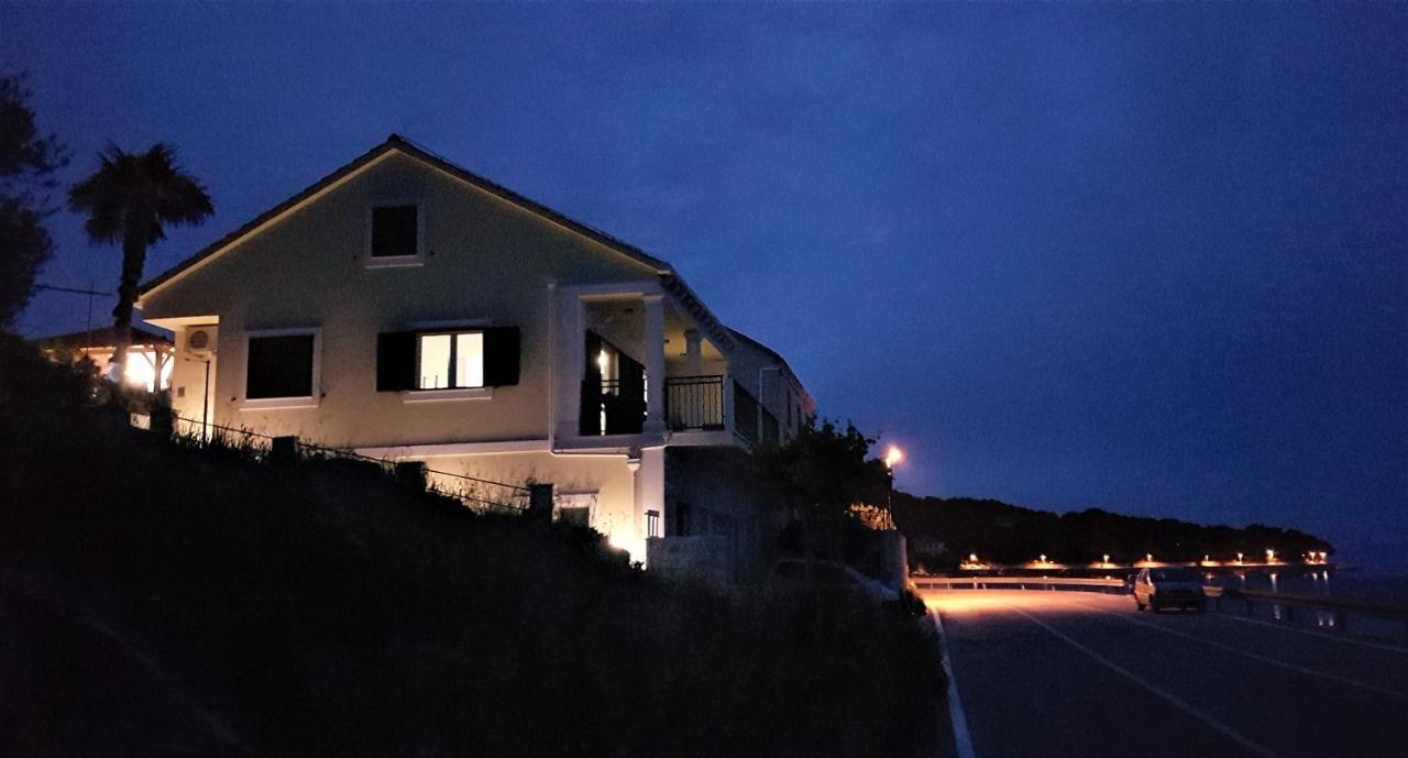 Aria Apartment Sumartin Bagian luar foto
